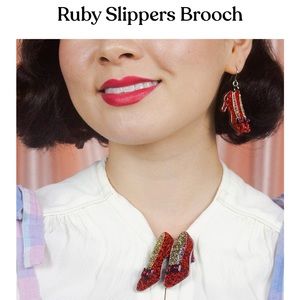 NIB Erstwilder Ruby Slippers Brooch